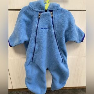 Vintage Patagonia hooded bunting (infant medium 12-16 lbs).